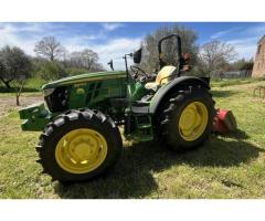 Trattore John Deere 5075E - Immagine 1